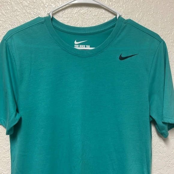 Men’s NIKE DriFit Short Sleeve Shirt - Picture 3 of 9